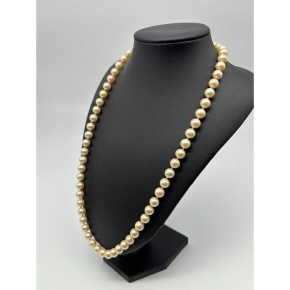 Vintage Marvella Single Strand Cream Faux Pearls with Gold-Tone Clamshell Clasp - Picture 7 of 10